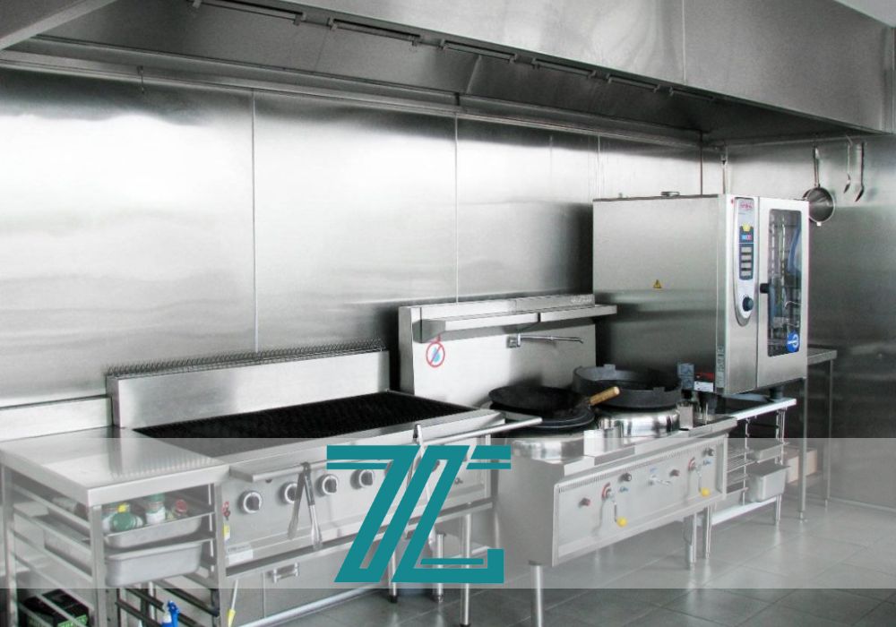 Thiết bị bếp công nghiệp đạt tiêu chuẩn là yếu tố sống còn để đảm bảo hiệu quả vận hành, tiết kiệm chi phí và tuân thủ các quy định an toàn thực phẩm.