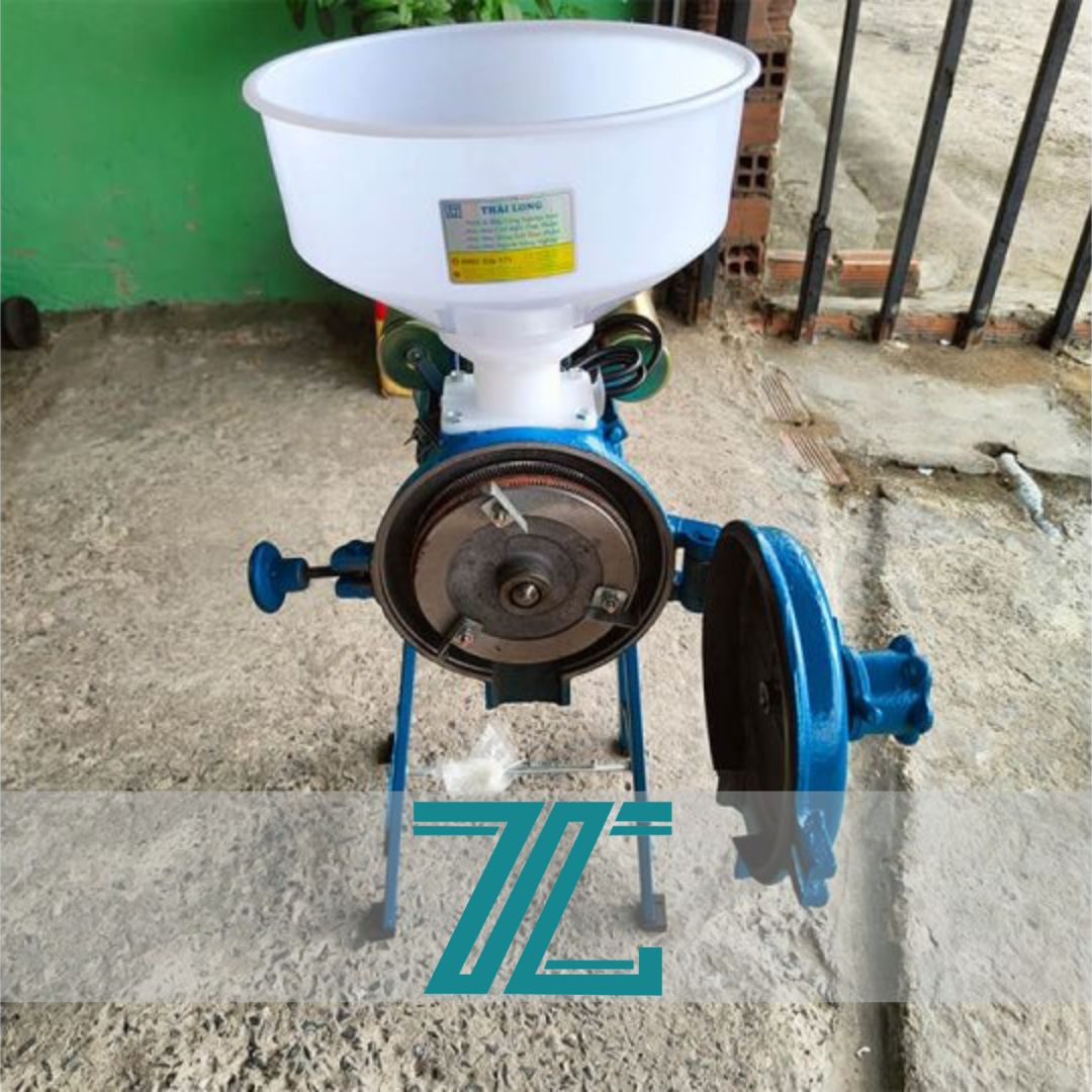 Các cơ sở sản xuất hiện nay dần thay thế phương pháp thủ công bằng việc sử dụng máy xay nghiền bột nhằm tăng năng suất, nâng cao chất lượng sản phẩm và tối ưu chi phí.